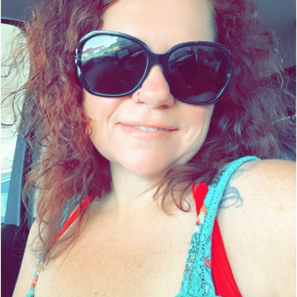 Meet your Posher, Alicia - Picture 3 of 4